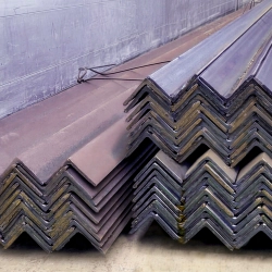 Уголок стальной горячекатаный равнополочный 200x200x20 мм 60 ГОСТ 8509-93 - фото