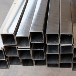 Нержавеющий профиль 40x20x1.5 мм AISI 201 L1 EN 10219-2 (ASTM A554) зеркальный - фото